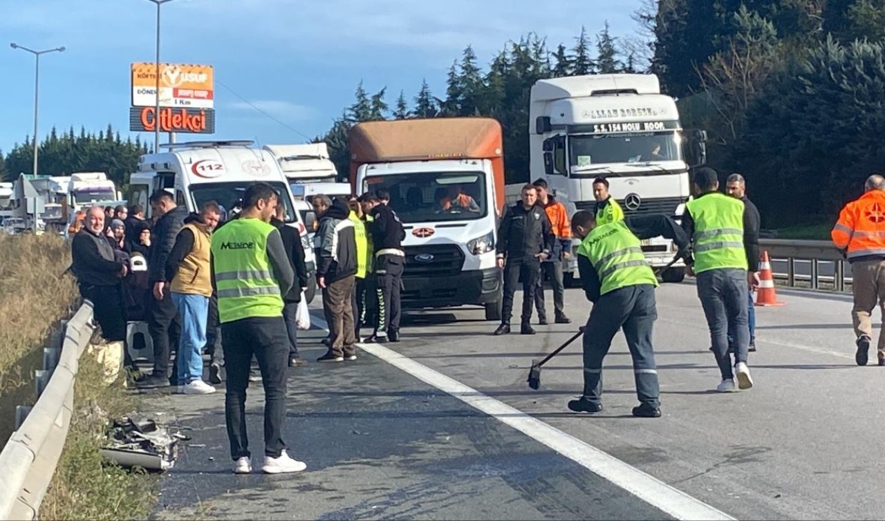 TEM’de yolcu otobüsü tıra çarptı: 13 yaralı