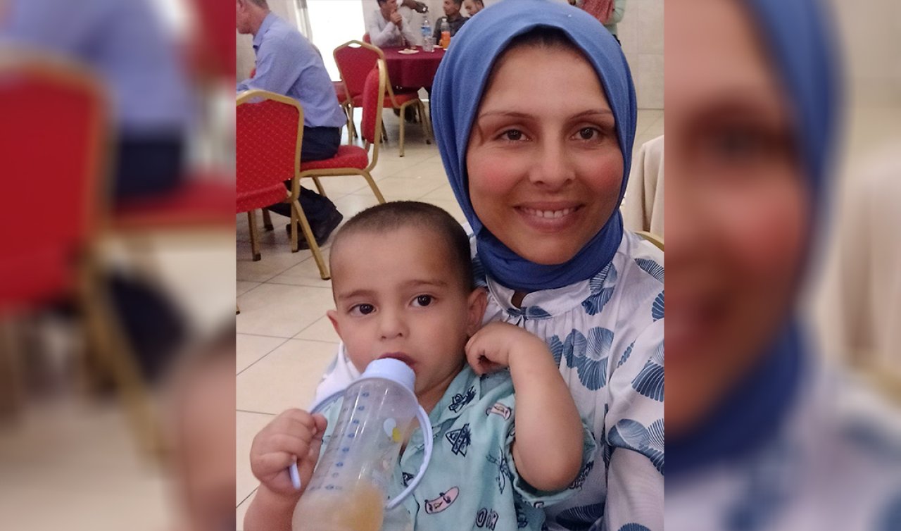 Yaya geçidinde otomobilin çarptığı anne ve kucağındaki 2 yaşındaki oğlu öldü 