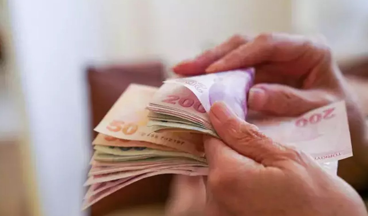 Emekliler için özel fırsat! Bankların yarışı hızlandı! Karşılıksız 10 bin lira için acele edin…