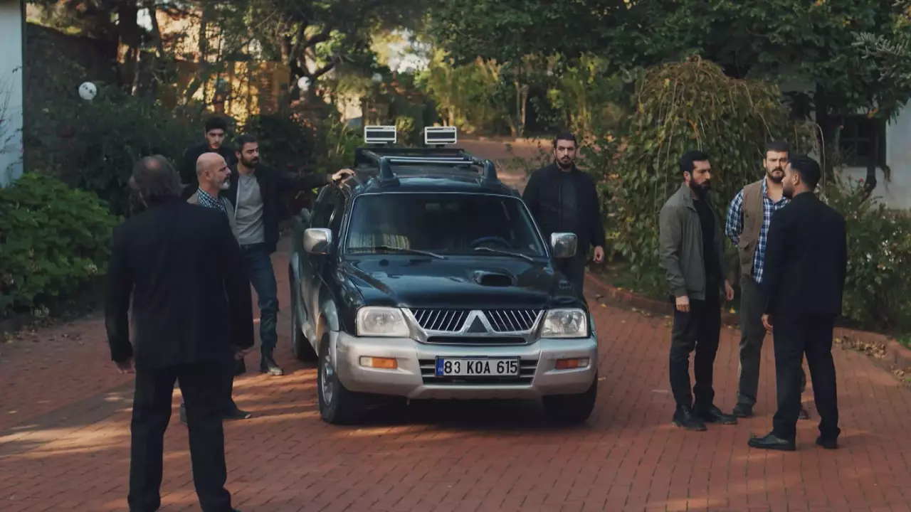 Sevilen dizinin merak edilen o plakası! Hudutsuz Sevda 83 plaka nerenin,  Hudutsuz Sevda nerede çekildi?