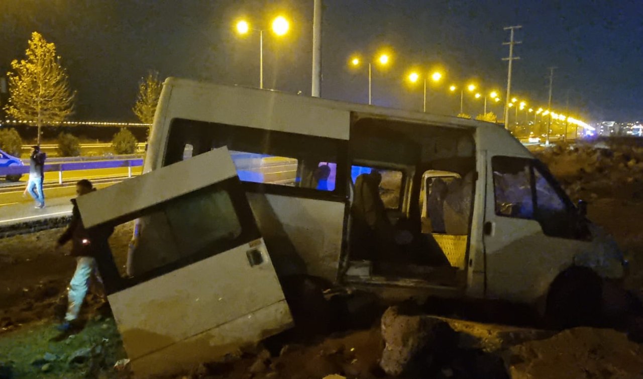 İnşaat işçilerini taşıyan minübüs tarlaya uçtu! 15 yaralı 