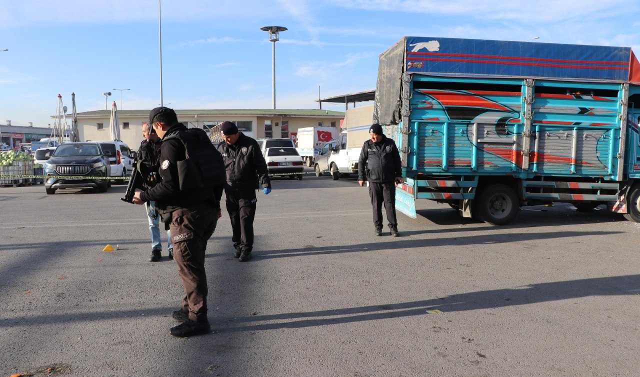 Husumetli pazar esnafı arasında silahlı kavga: 1 ölü, 1 yaralı
