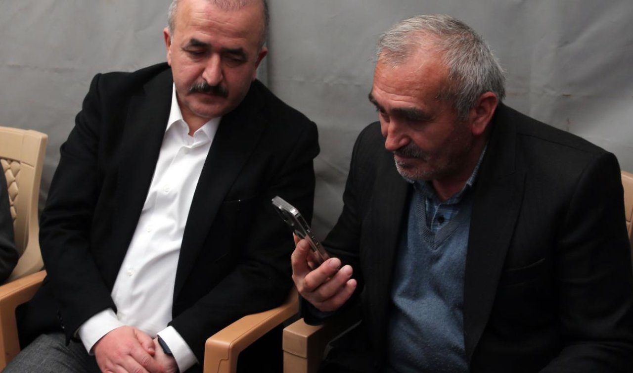 Bakan Yerlikaya şehit babasıyla telefonda görüştü