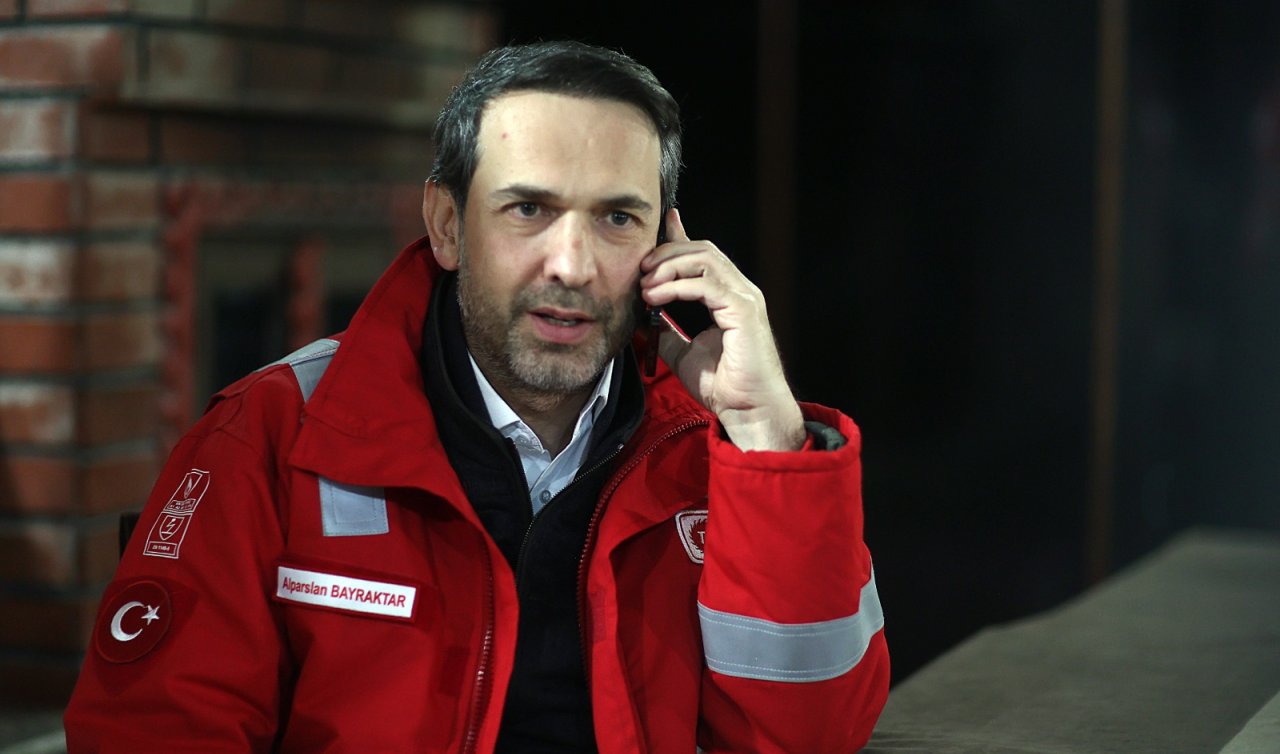 Bakan Bayraktar Şehit Aybüke Yalçın ve Esma Çevik’in aileleriyle telefonda görüştü