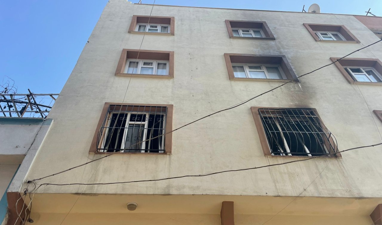 Üç katlı binada yangın çıktı! 4’ü çocuk 5 kişi dumandan etkilendi 