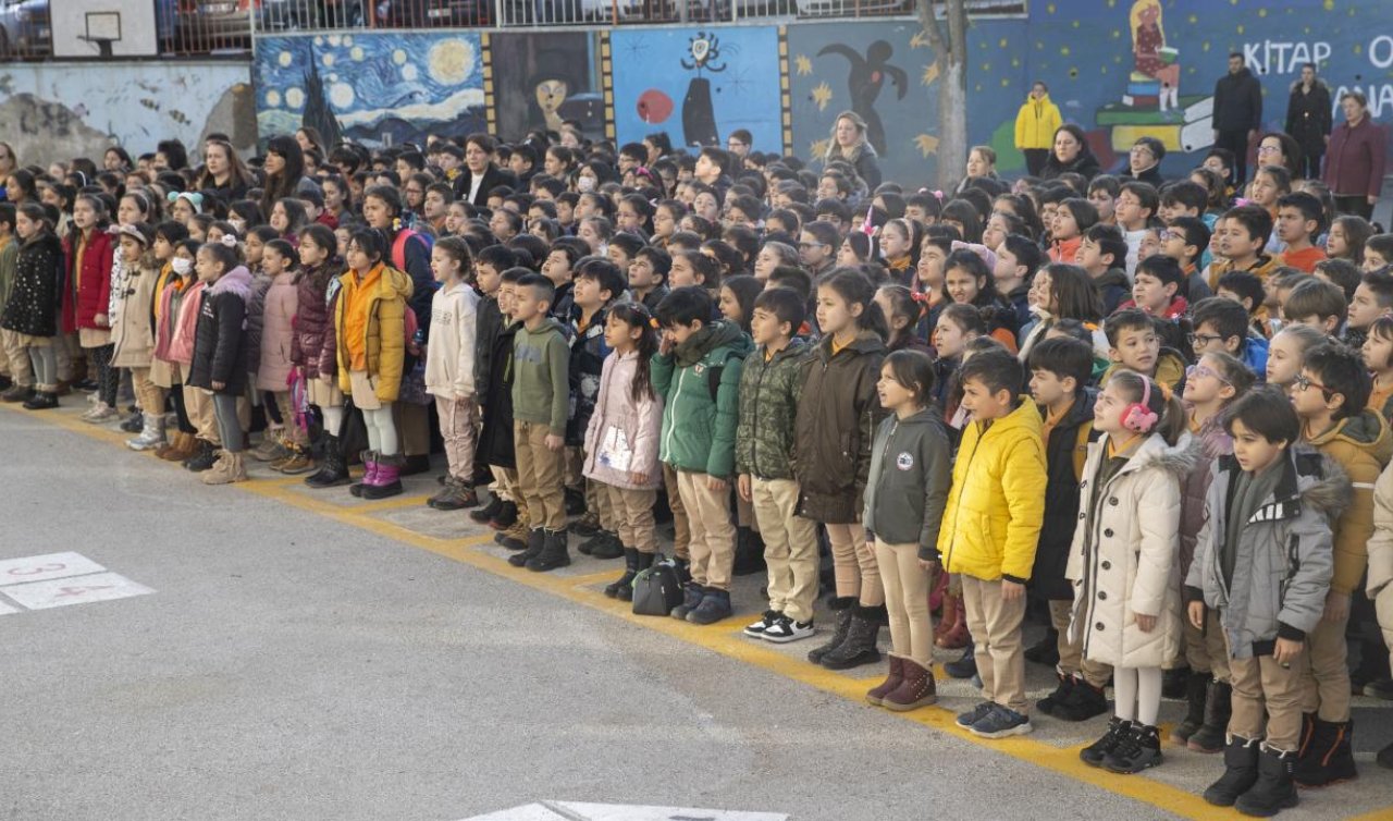 Pazartesi tüm okullarda şehitlerimiz için saygı duruşunda bulunulacak