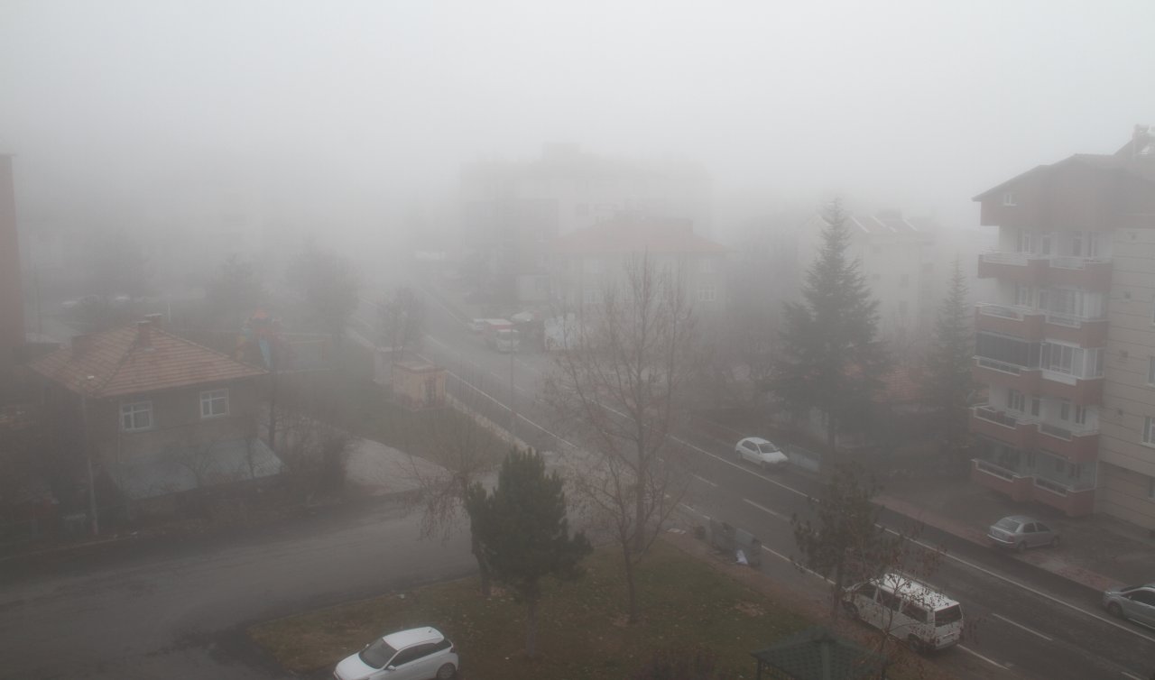 Beyşehir ilçesinde sis nedeniyle görüş mesafesi düştü