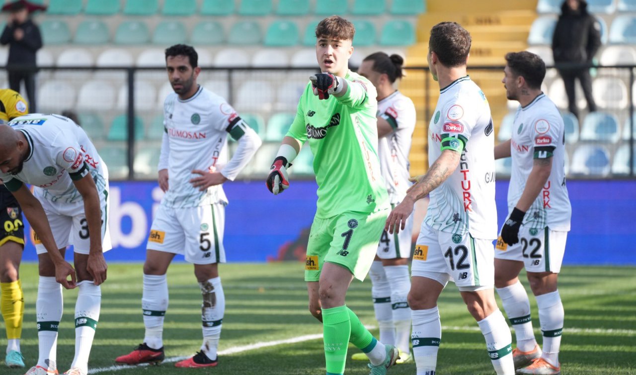 Konyasporlu Deniz Ertaş Süper Lig tarihine koşuyor