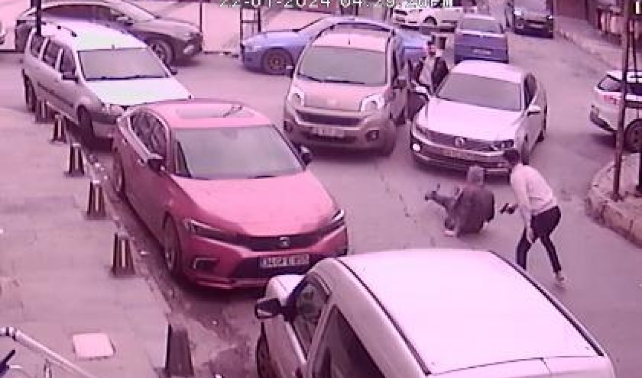 İki sürücü trafikte yol verme tartışması yaşadı! Tartışma silahlı kavgaya dönüştü 