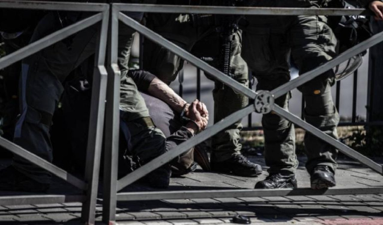 İsrail polisinden, Mescid-i Aksa çevresinde Filistinlilere müdahale