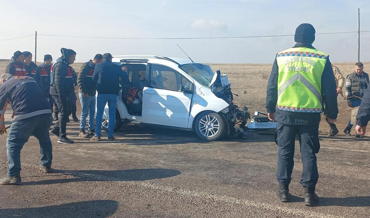  İki ticari araç çarpıştı: 1 ölü, 1 yaralı