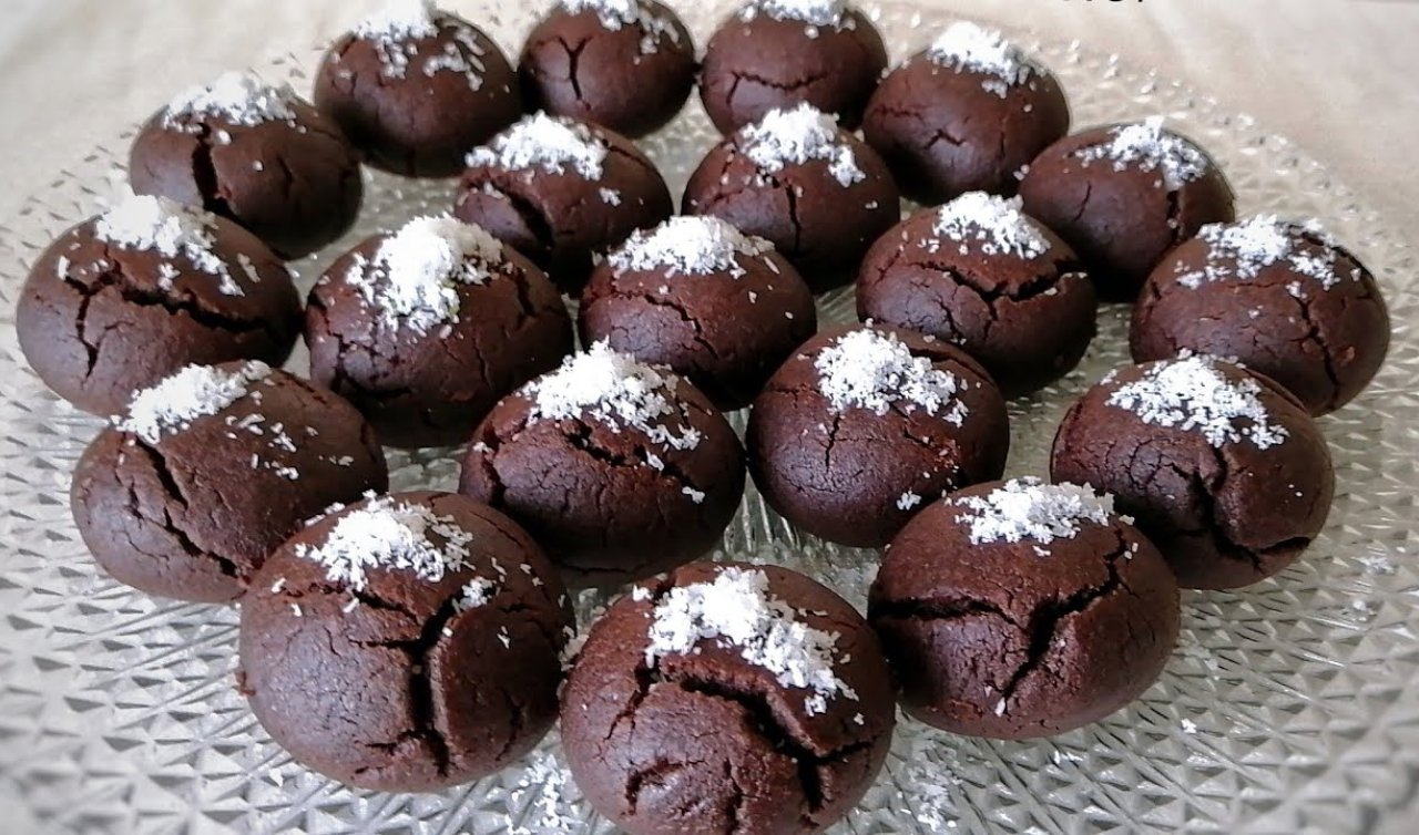 Çikolata tutkunlarının yeni favorisi: Unutamayacağınız bir lezzet Brownie Kurabiye tarifi