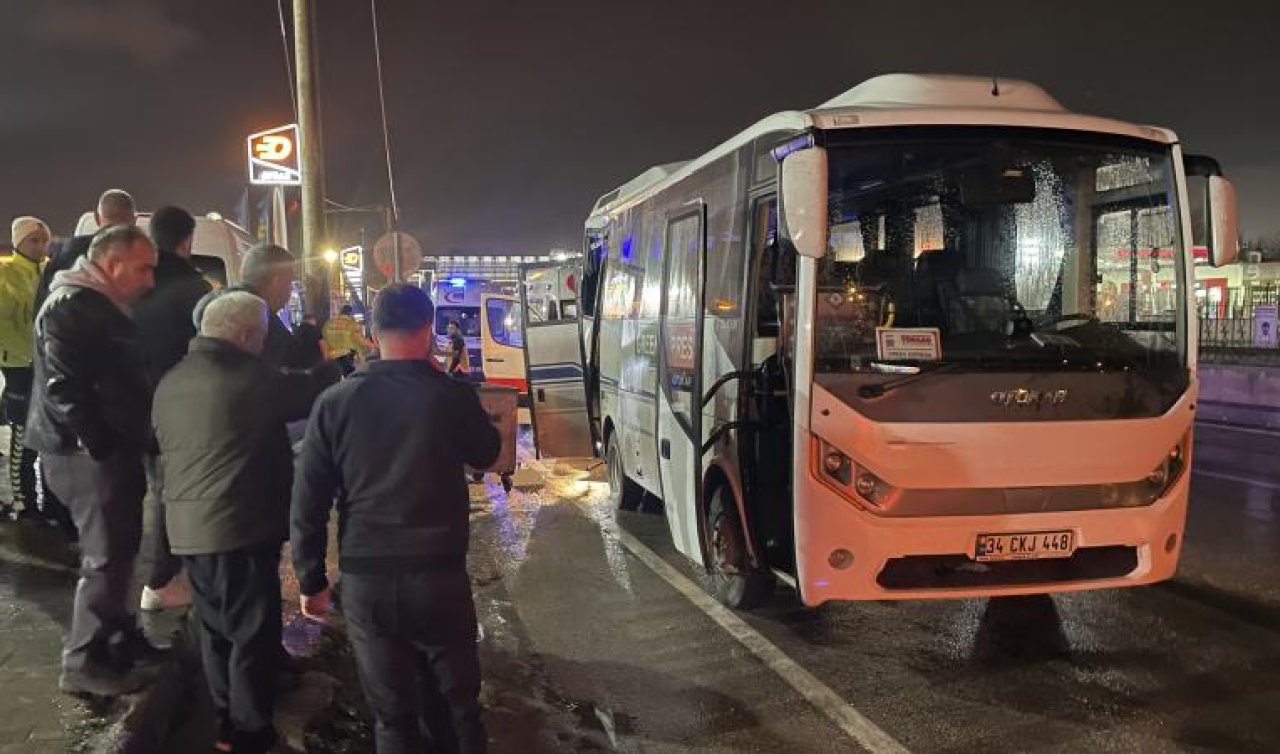  minibüs elektrik direğine çarptı: 10 yaralı