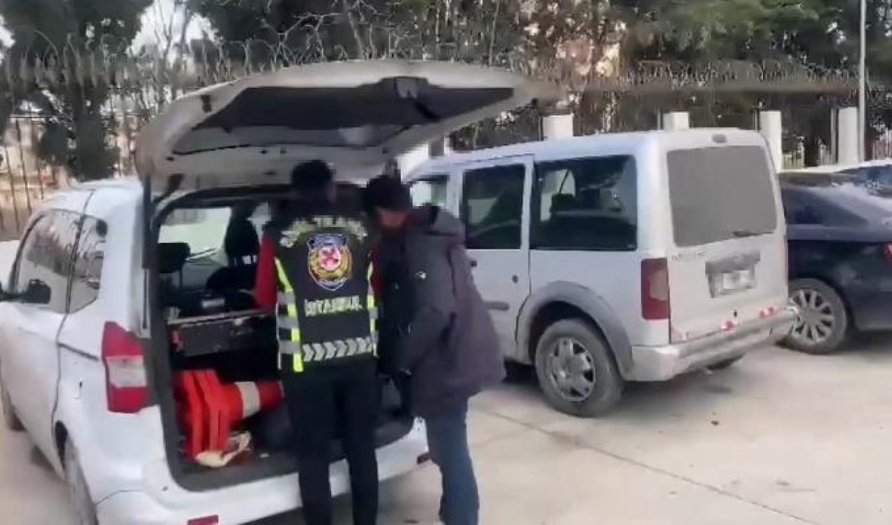 Kaldırımda giden otomobil sürücüsüne para cezası