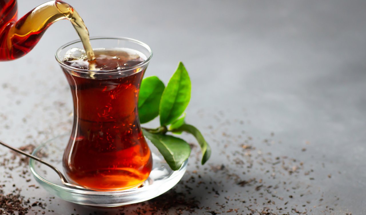 Çay Değil Zehir Oluyor! İşte Doğru Demleme Tekniği