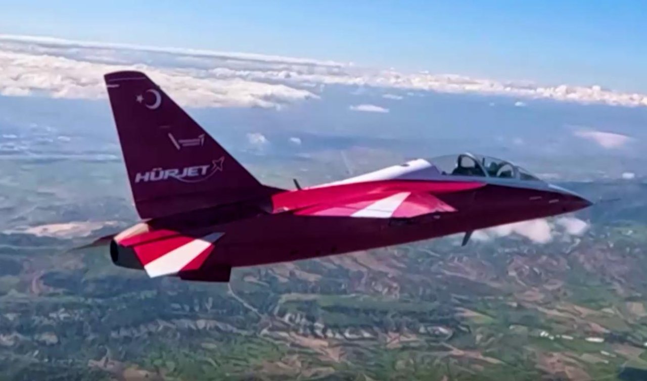 Yeni “Türk Yıldızı“ HÜRJET 43 başarılı uçuş yaptı