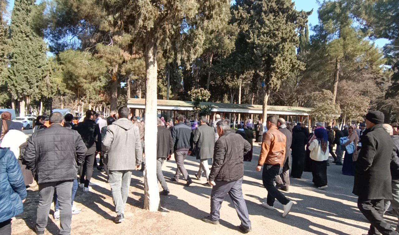  Çiftliğin çatısından düşen besici öldü