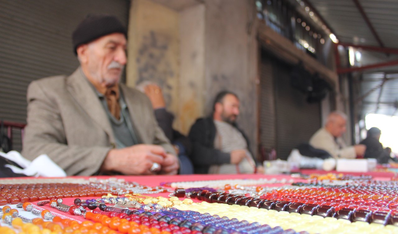 Tespih meraklıları çeyrek asırdır aynı kıraathanede buluşuyor
