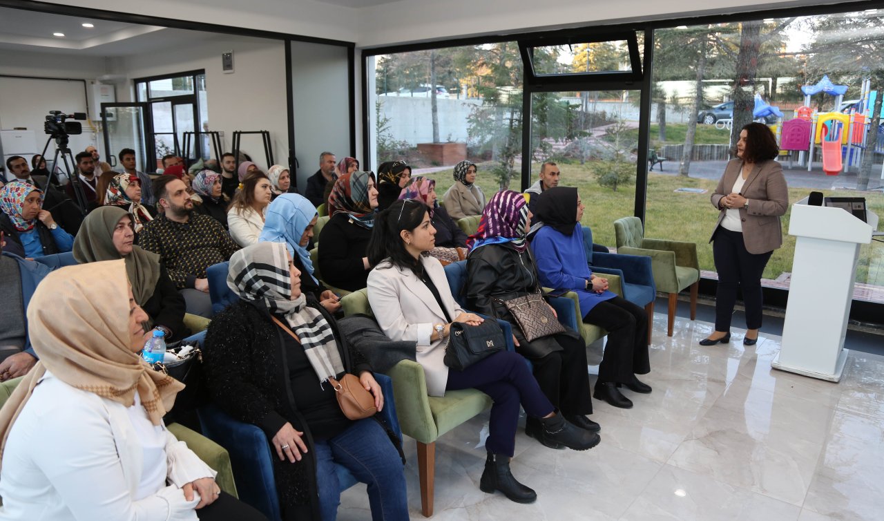  DOSD Meram uzmanlarla özel bireylerin ailelerini buluşturmaya devam ediyor