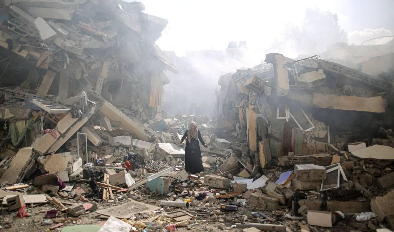 İsrail saldırısında evlerinin enkazı altında kalan Gazzeli aile 9 gün sonra kurtarıldı
