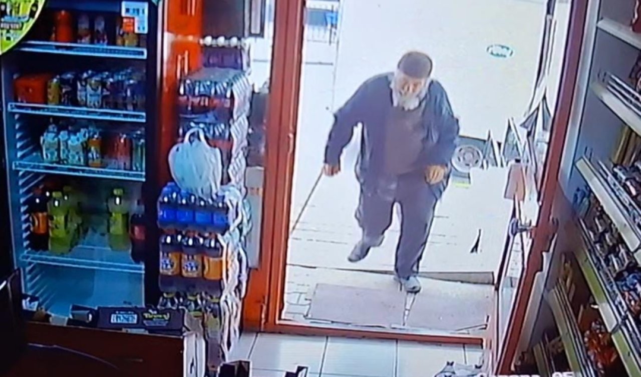 Bastonla bakkala gidip dönüşte tartıştığı eşi ve oğlunu öldürdü