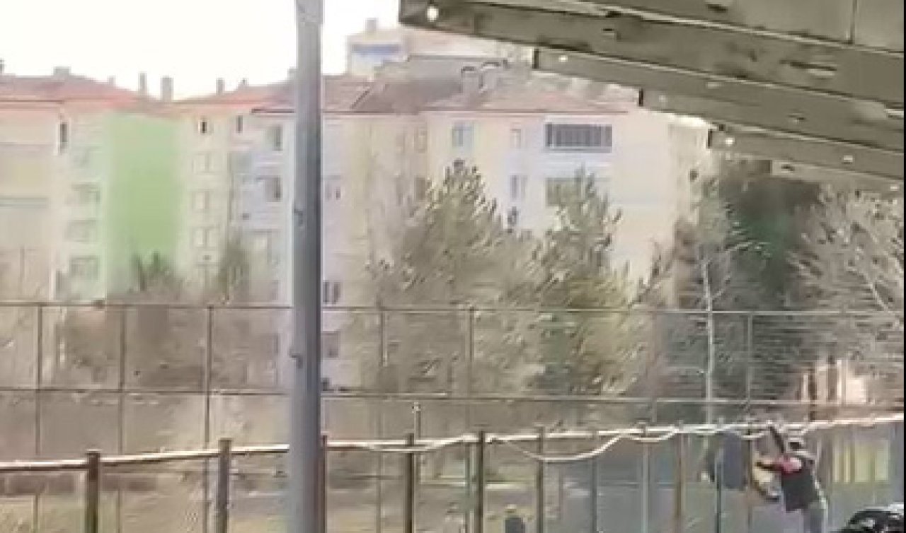 Spor müsabakasında görülmemiş olay! Cezalı antrenör öyle bir şey yaptı ki...