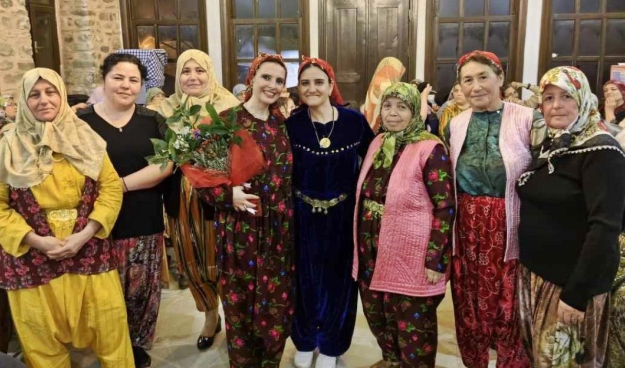 Tarihi köy kahvesi senede bir gün kadınların oluyor