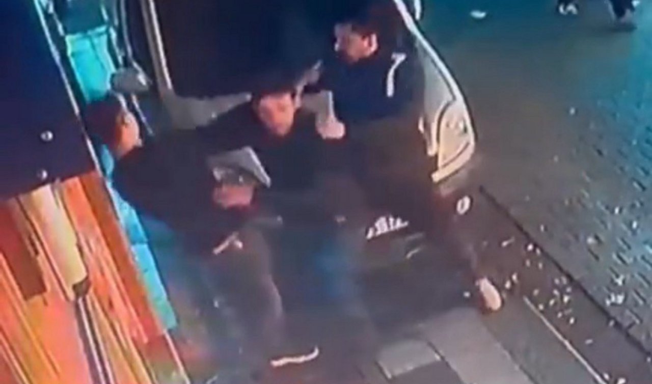 Araca yaslandığı için uyarı alan askeri personel silahla rastgele ateş etti