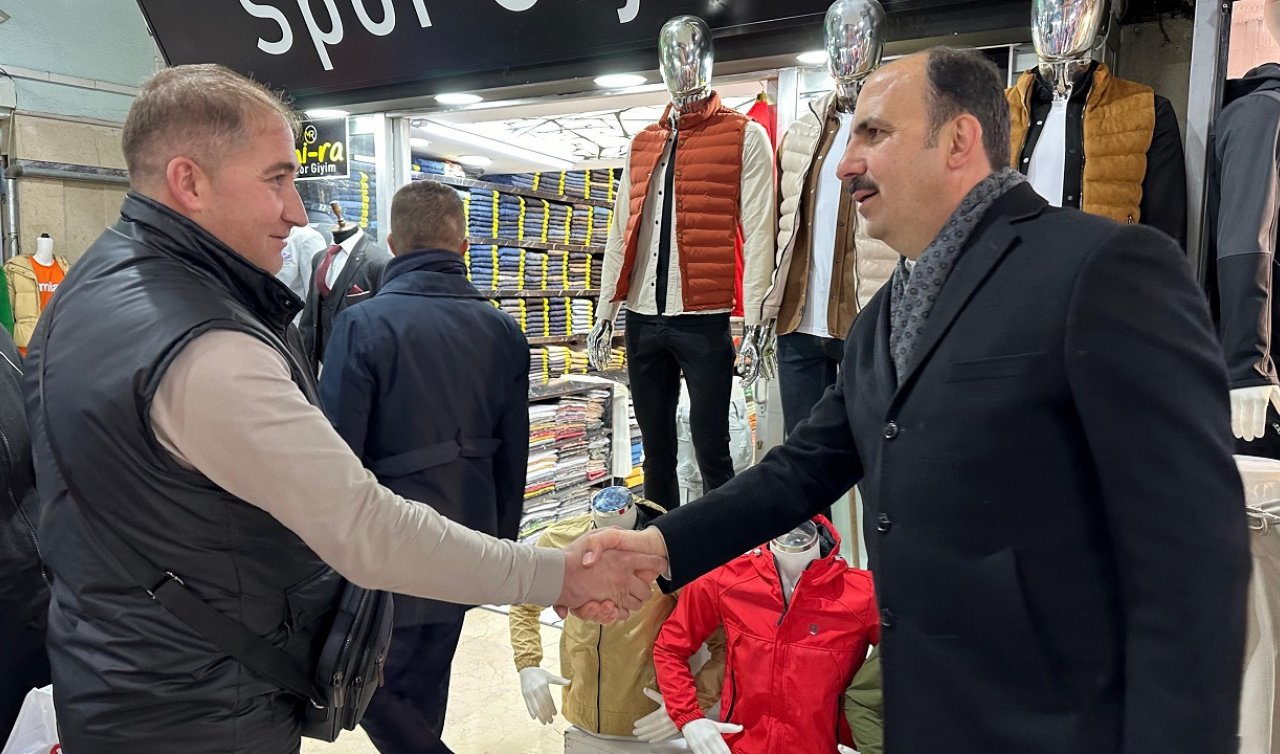 Başkan Altay Konyalıların teravih çoşkusuna ortak oldu