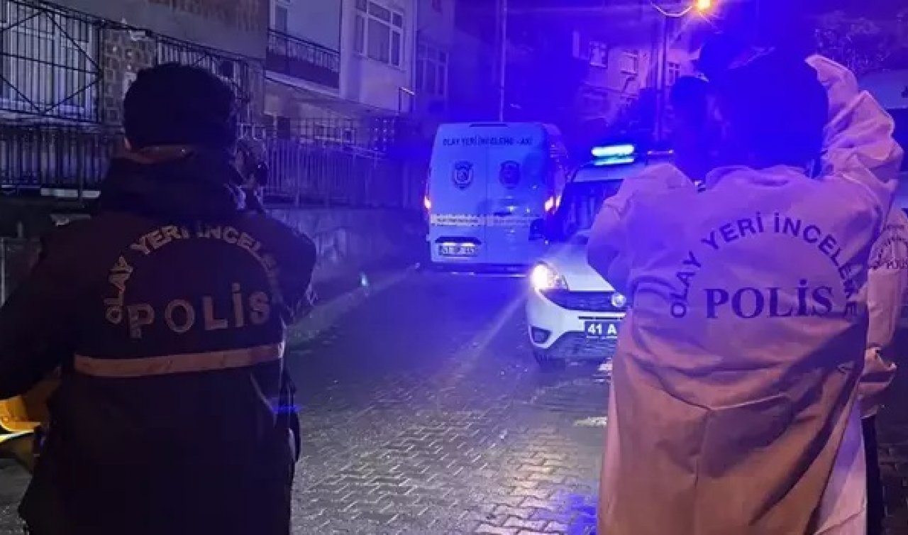 Facia yaşandı! Kavga ettiği ağabeyini boğazından bıçakladı: Kanlar içinde yığıldı!  