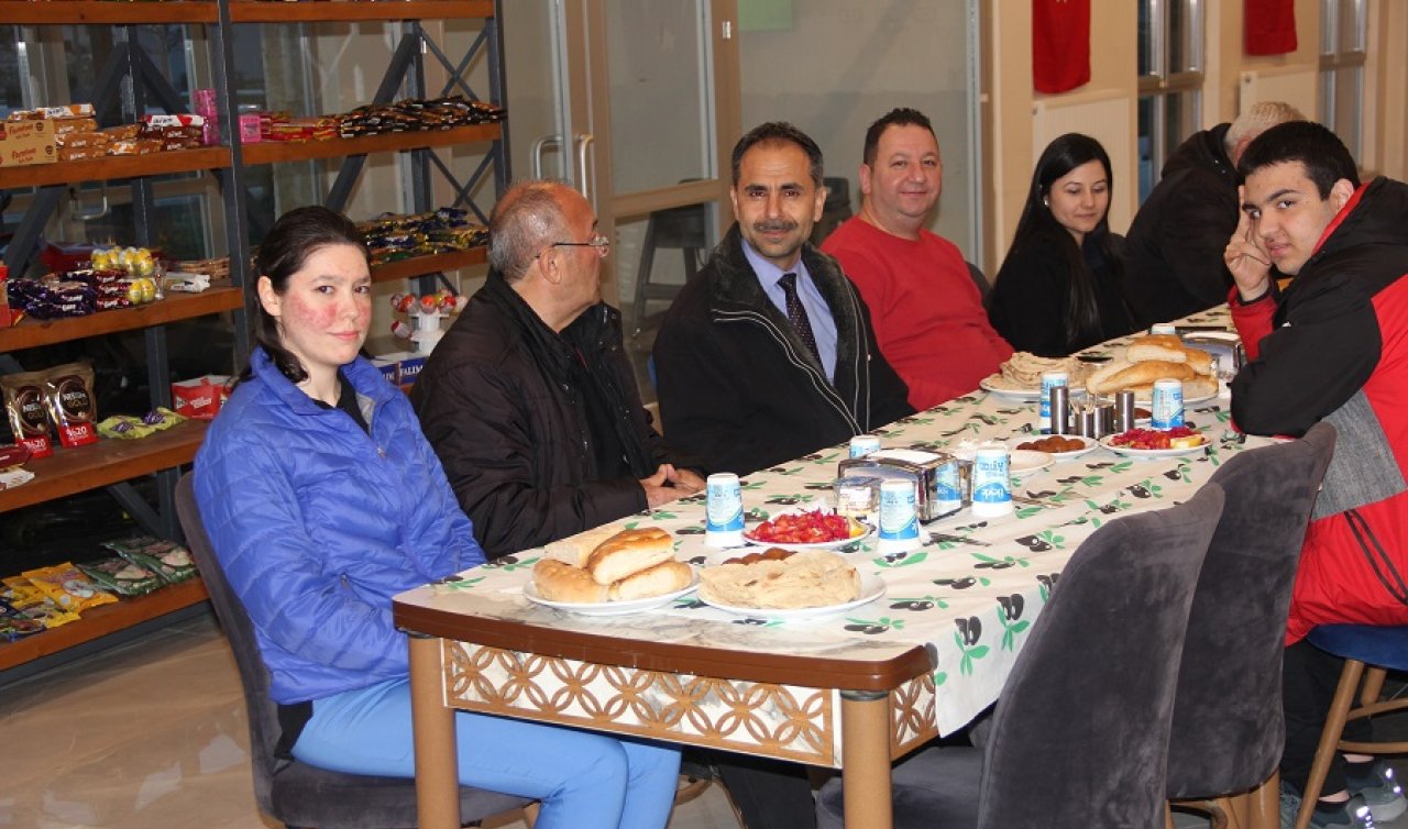 Yalıhüyük’te görev yapan kamu çalışanları iftarda bir araya geldi