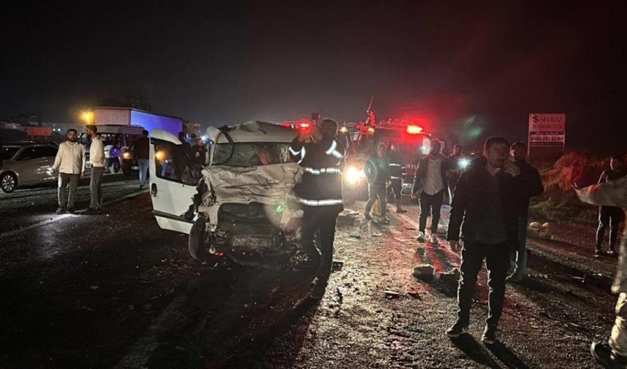 Feci trafik kazası: 3 ölü 6 yaralı