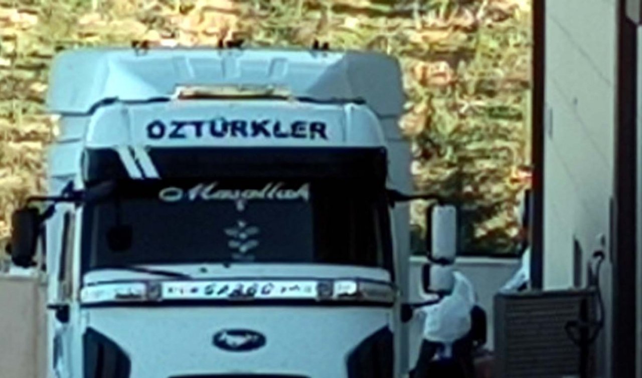 Akaryakıt tankerinde 2’si ölü 52 kaçak göçmen bulundu