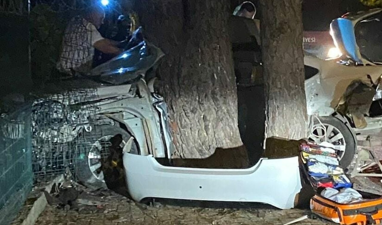Otomobil önce otobüse sonra ağaca çarptı: 2 ölü 1 ağır yaralı