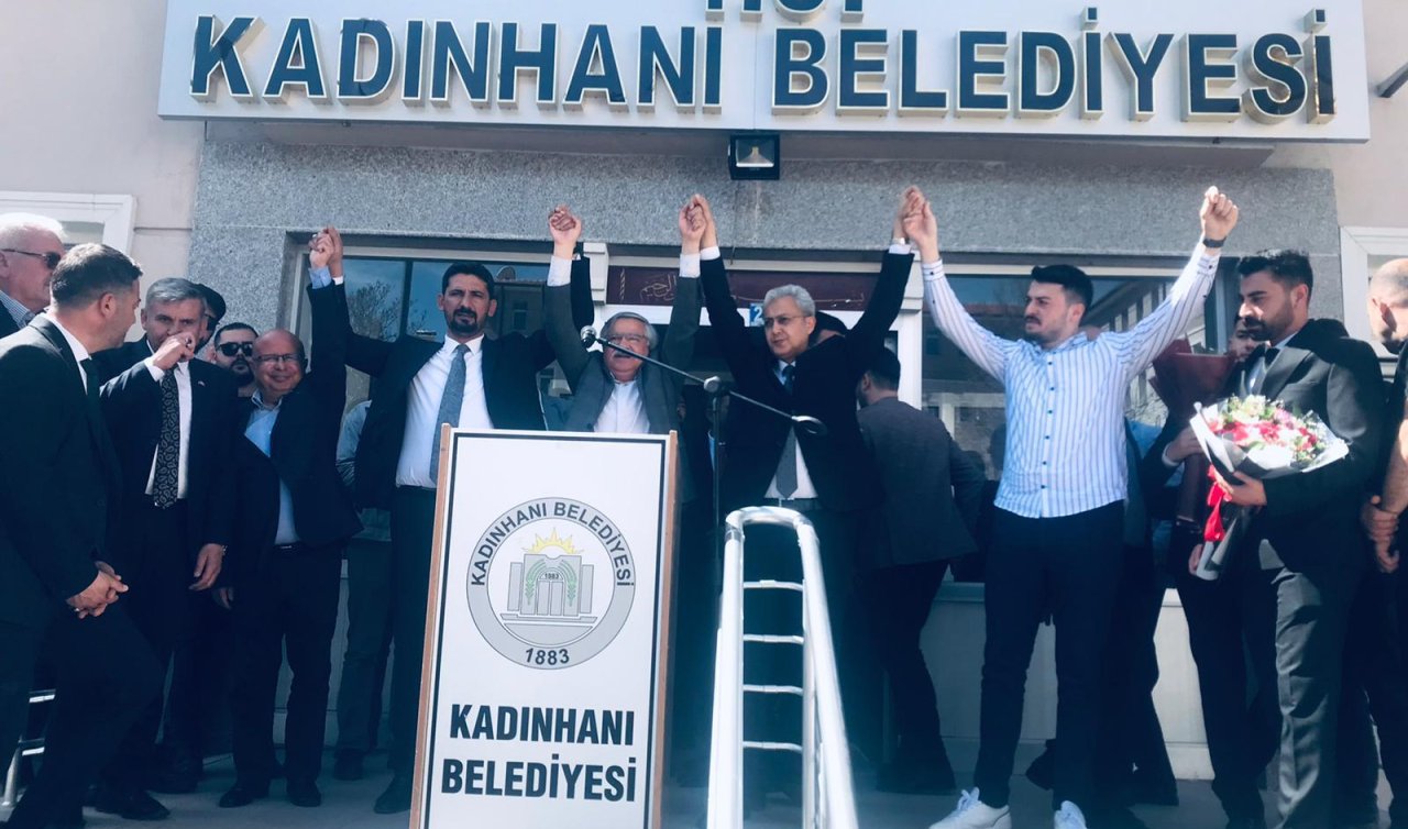  Kadınhanı Belediye Başkanı seçilen Karaca mazbatasını aldı