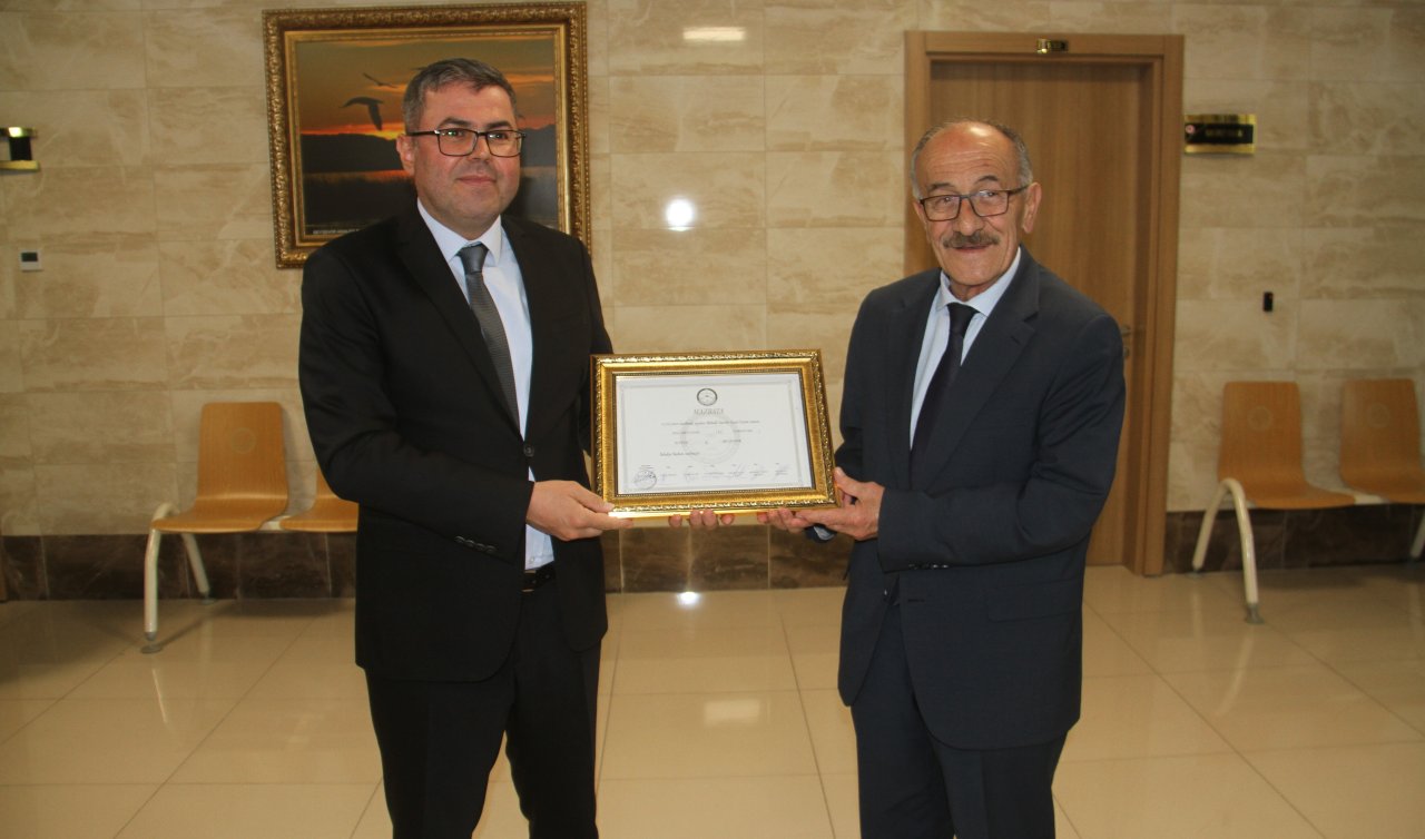 Beyşehir Belediye Başkanlığına seçilen Adil Bayındır mazbatasını aldı