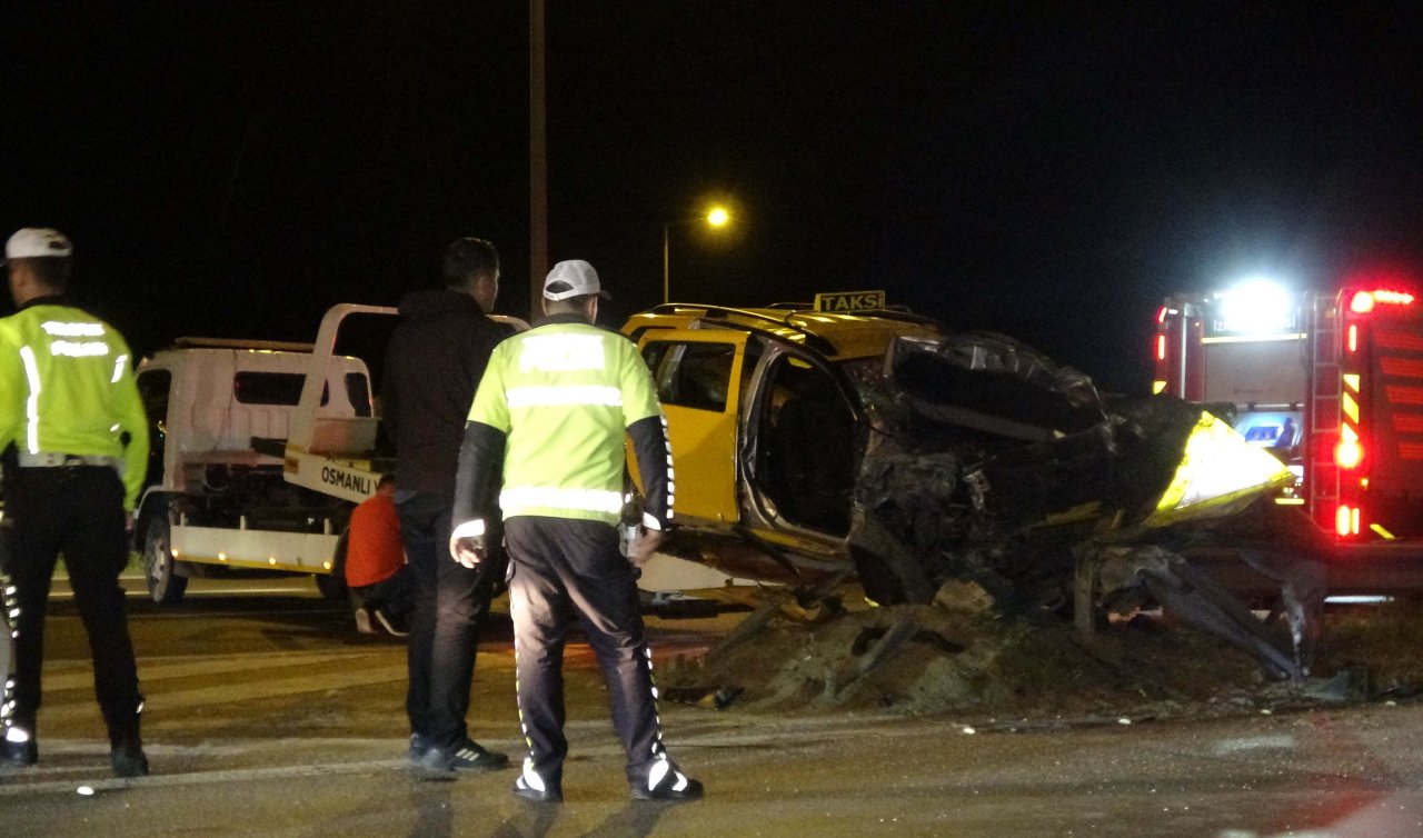 Ticari taksi demir bariyerlere çarptı: 1 ölü 5 yaralı