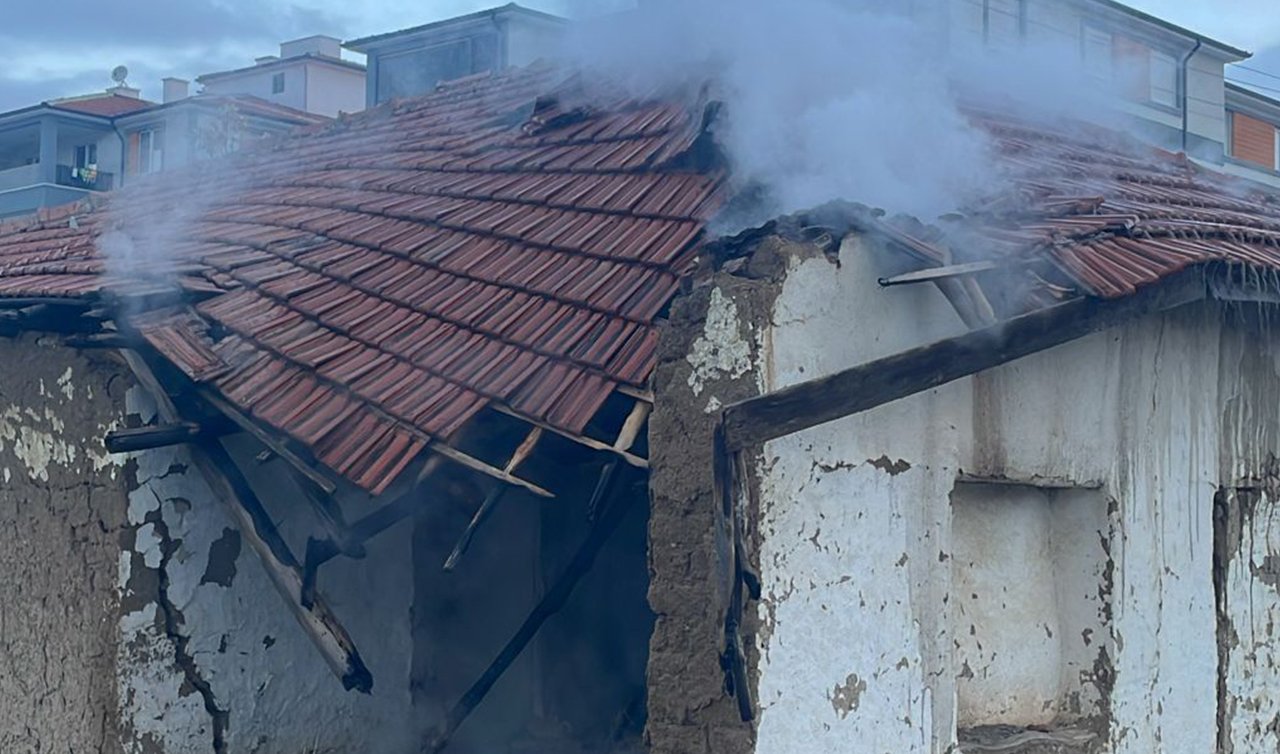 Konya’da metruk evde korkutan yangın! 