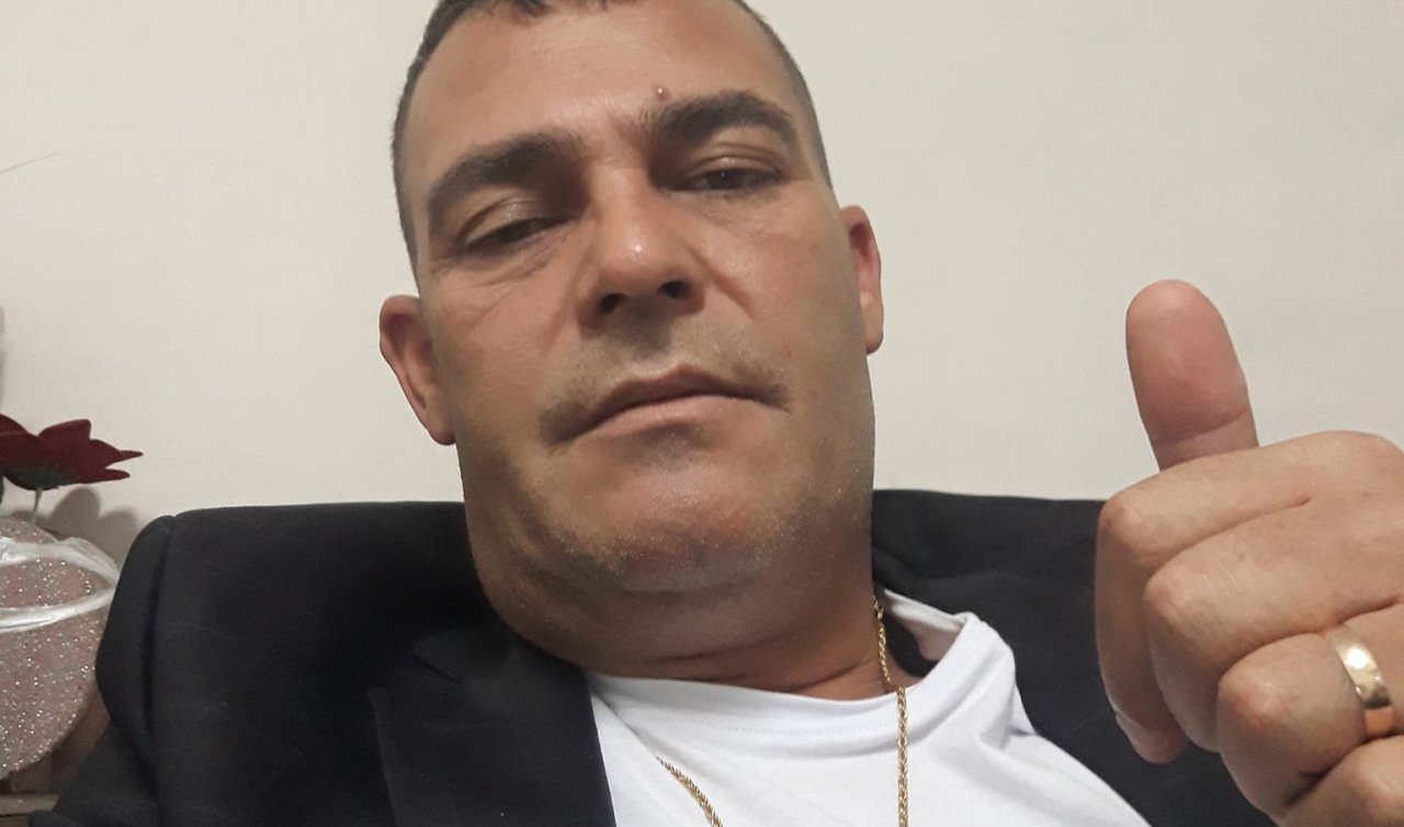 Evinde dövülüp çarşafla boğulmak istendi! O müzisyen hastanede öldü
