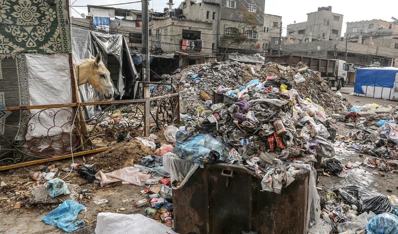  Gazze’de 270 bin ton katı atık birikti