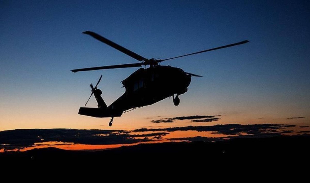 Japonya’da düşen 2 askeri helikopterin mürettebatından bir kişi ölü bulundu