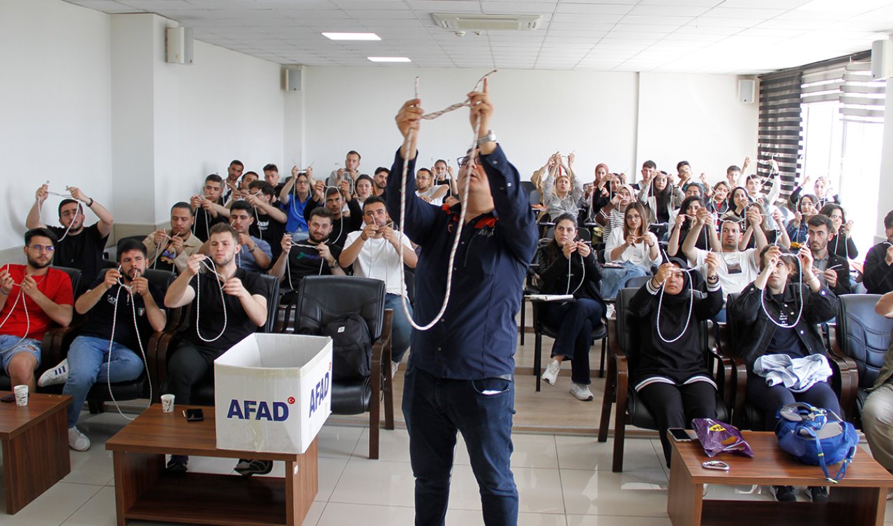 Konya’da üniversite öğrencileri Destek AFAD Gönüllüsü oldu