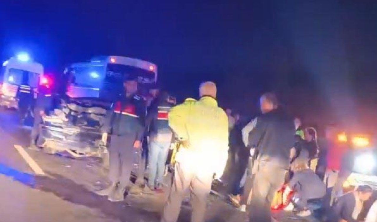  Polis aracının da karıştığı zincirleme kaza; 8 yaralı