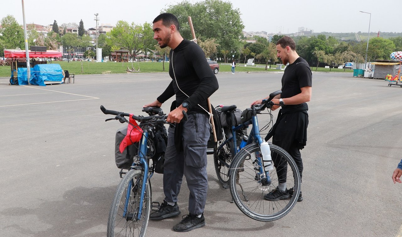 Kilometrelerce yoldan geldiler! Hacca gitmek için bisikletle yola koyuldular