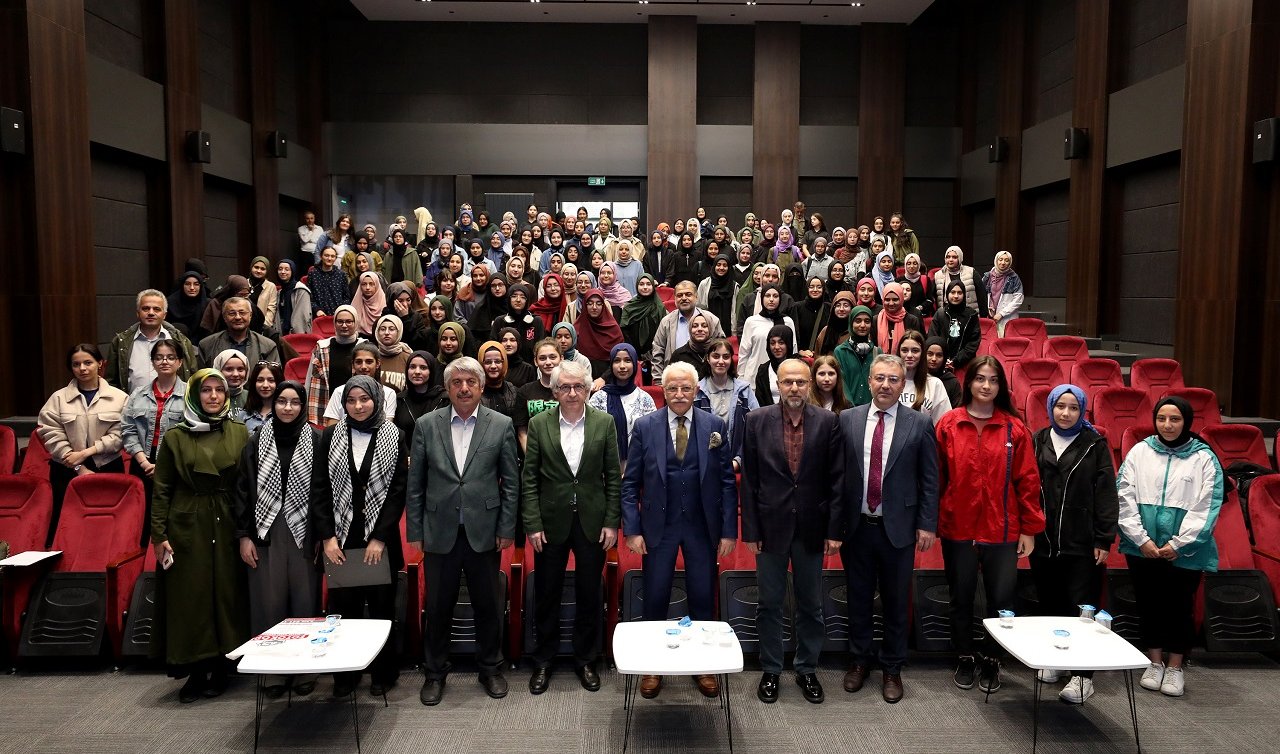 Karatay Belediyesi’nden gençlere kariyer planlaması programı