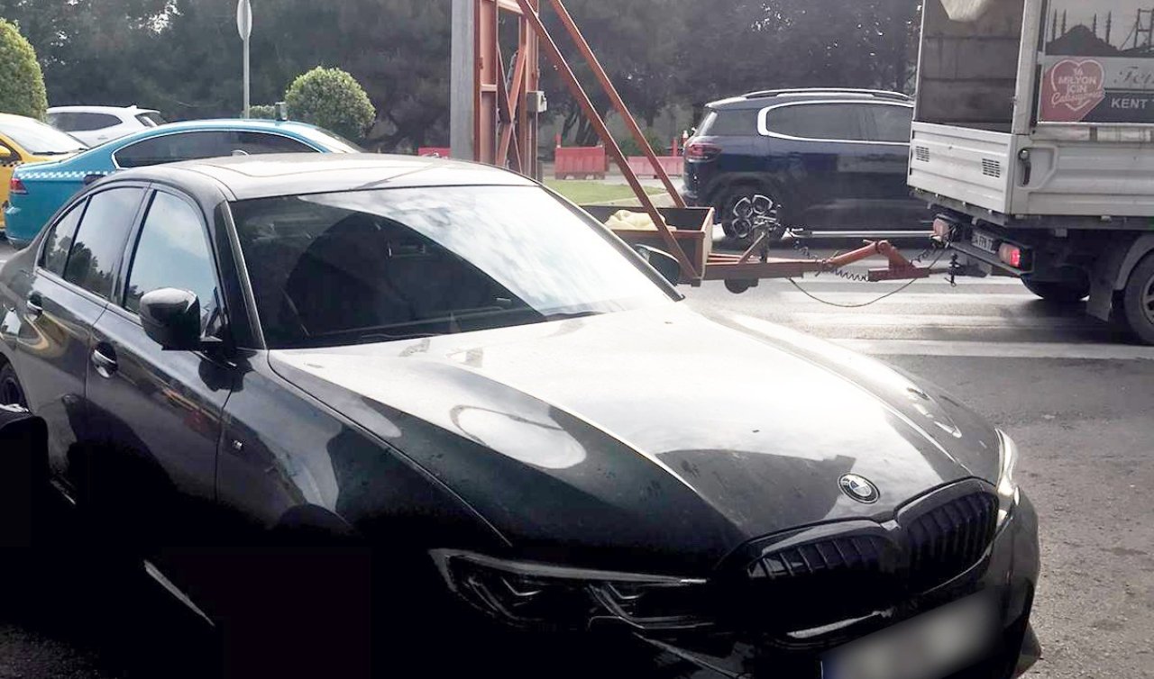 Şarkıcı Yıldız Tilbe sivil polis aracına çarptı