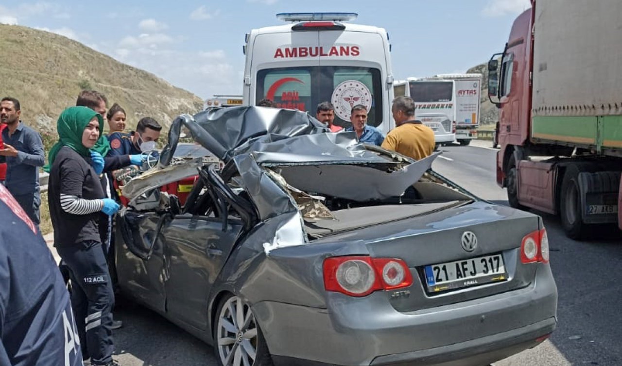  Otomobil TIR’a arkadan çarptı: 1 ölü 1 yaralı