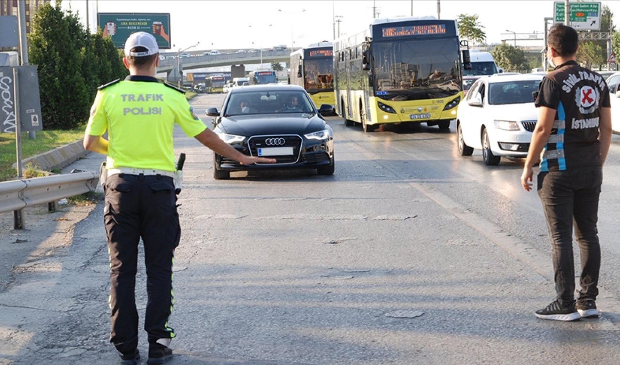 1 haftada 240 sürücüye çakar cezası