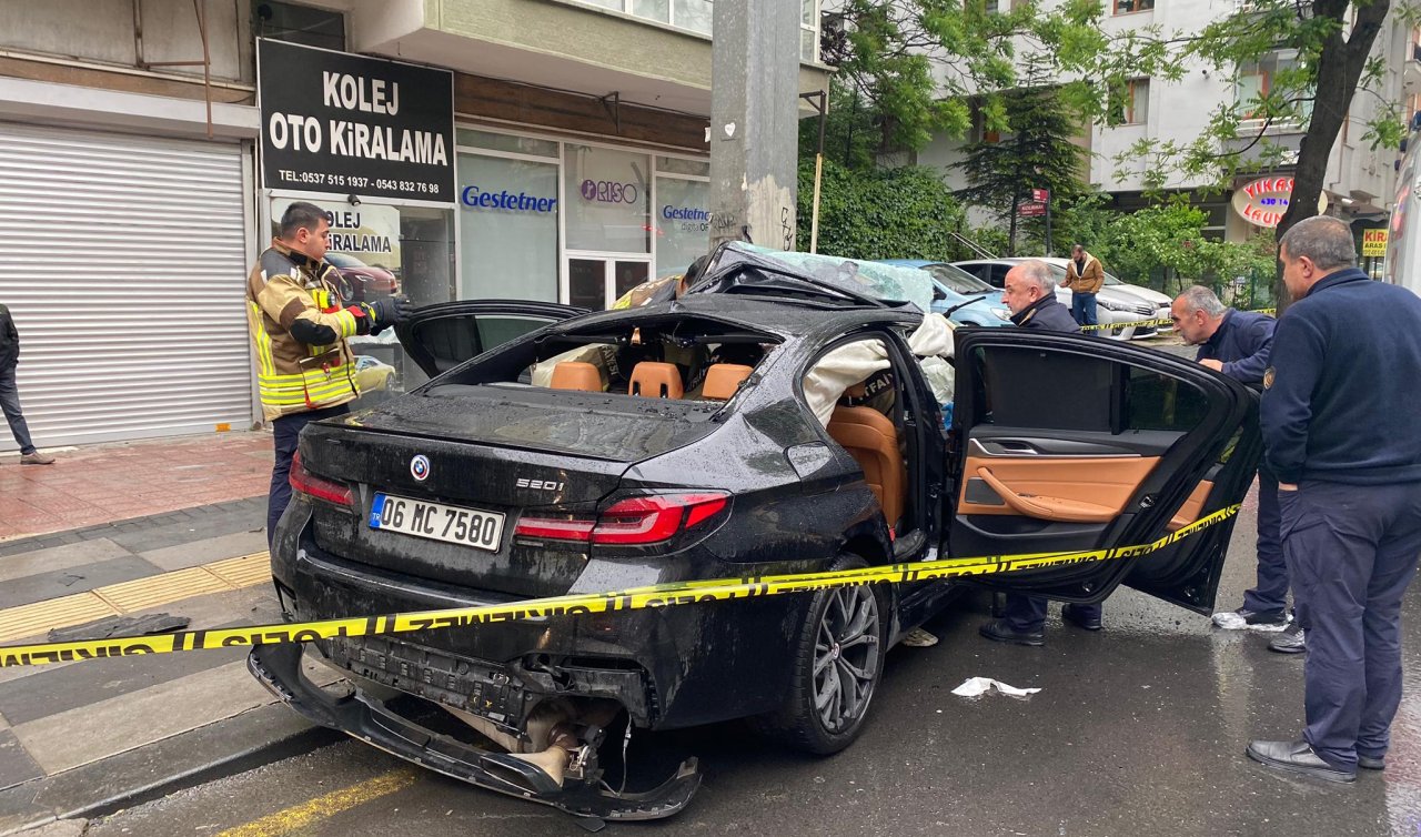  Otomobil direğe çarptı: 1 ölü, 4 yaralı