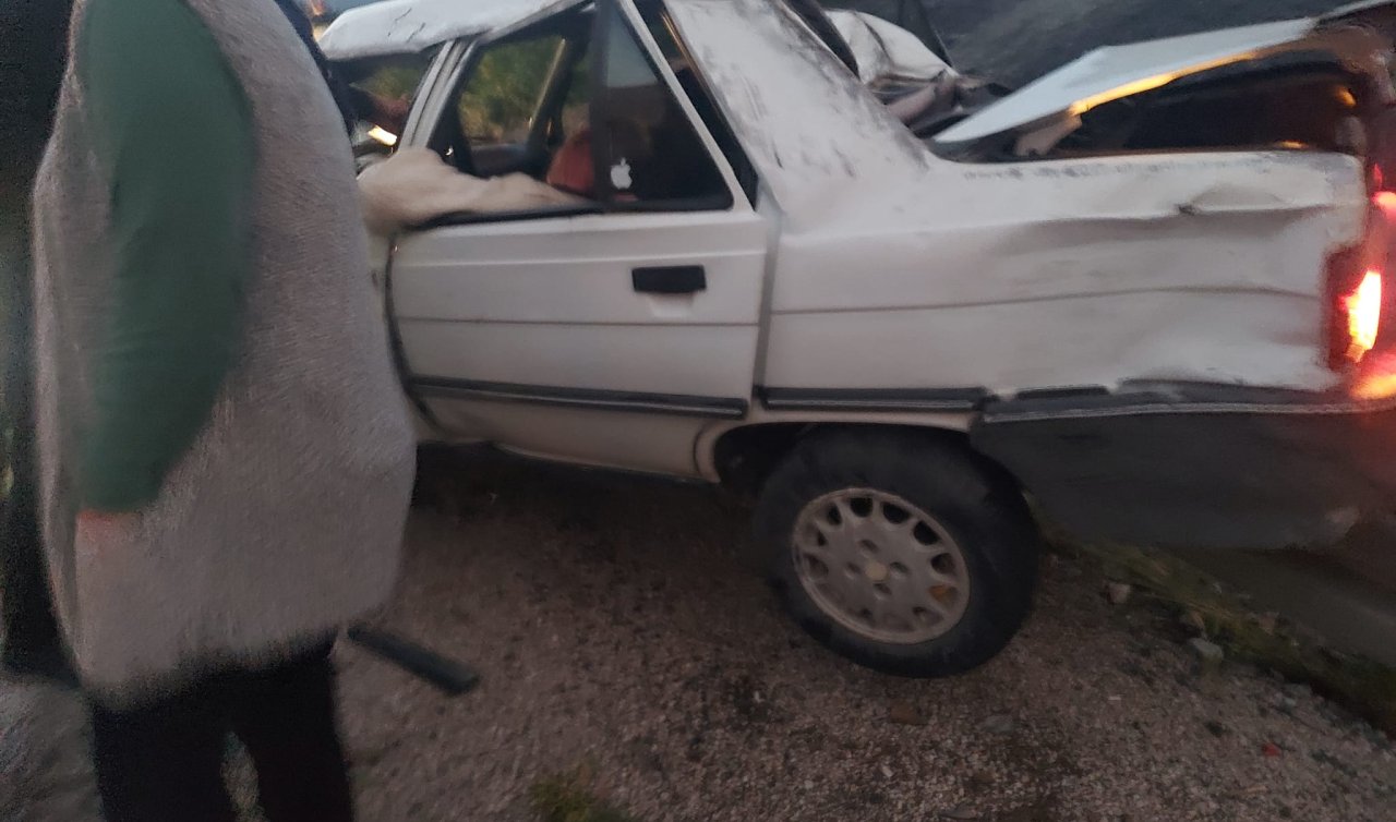  Otomobil bariyerlere çarptı: 2 yaralı